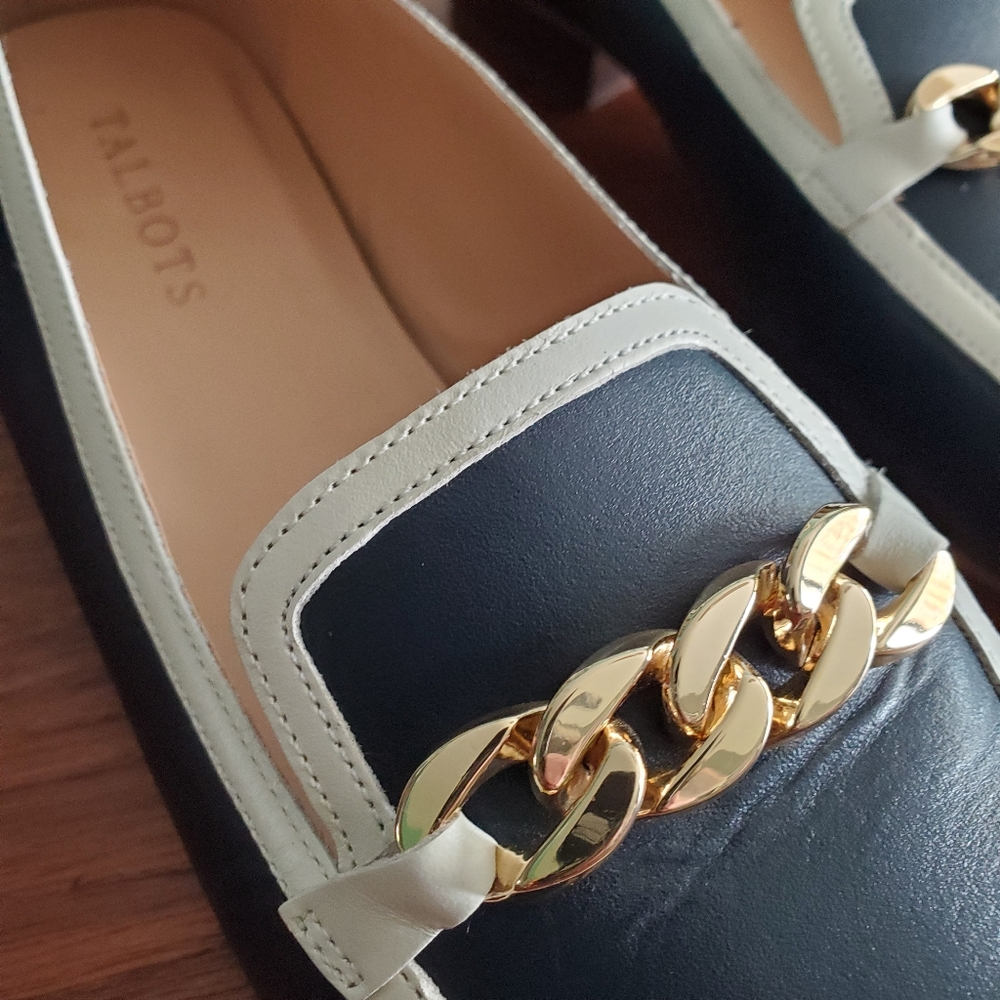 Talbots Navy chain Loafers women's 9.5 - Picture 2 of 8